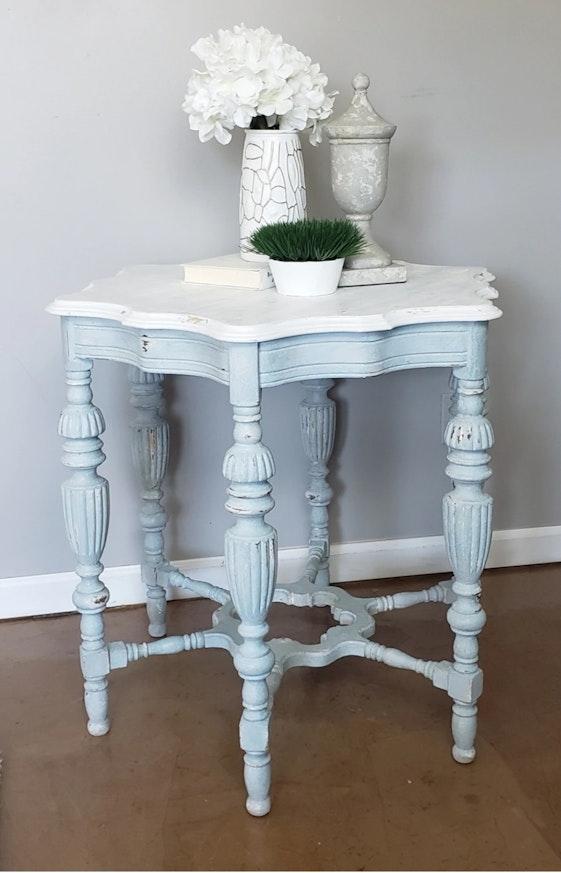 "Elizabeth" Scalloped Accent Table image 2