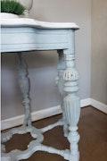 "Elizabeth" Scalloped Accent Table image 3