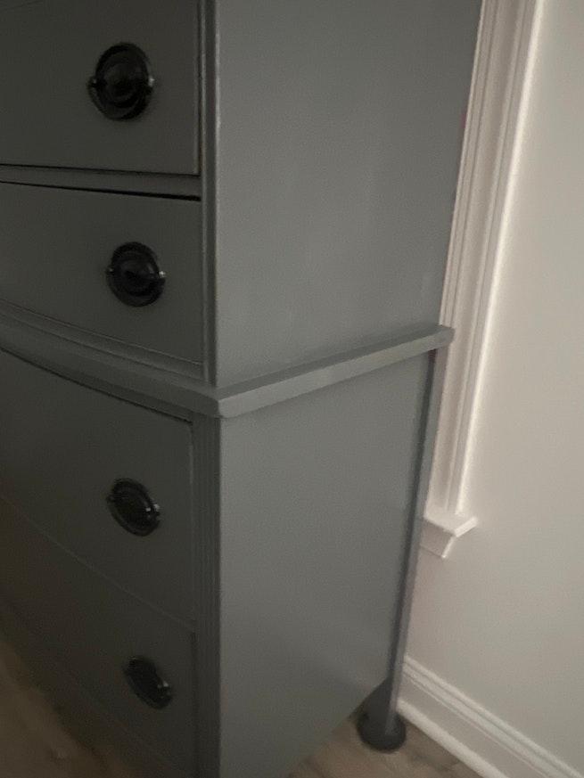 Contemporary Chest of Drawers Gray Mildly Distressed image 7