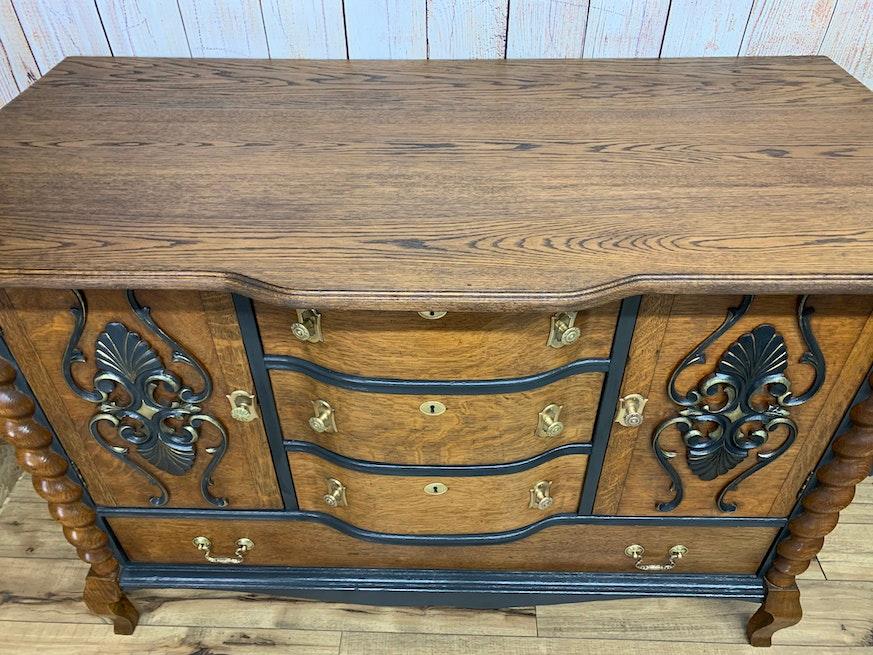 Server-buffet in solid oak with barley twist detail image 2