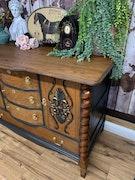 Server-buffet in solid oak with barley twist detail image 9