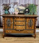 Server-buffet in solid oak with barley twist detail image 12