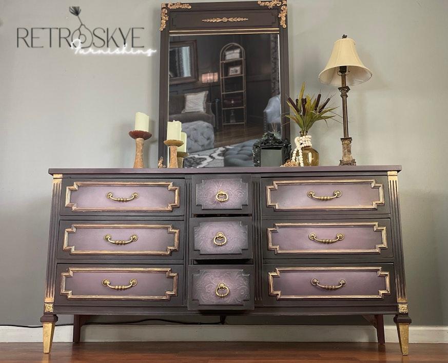 Dresser with matching mirror image 2