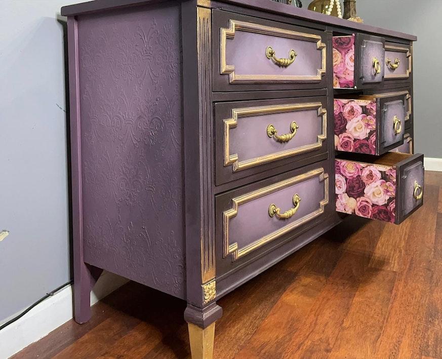 Dresser with matching mirror image 7