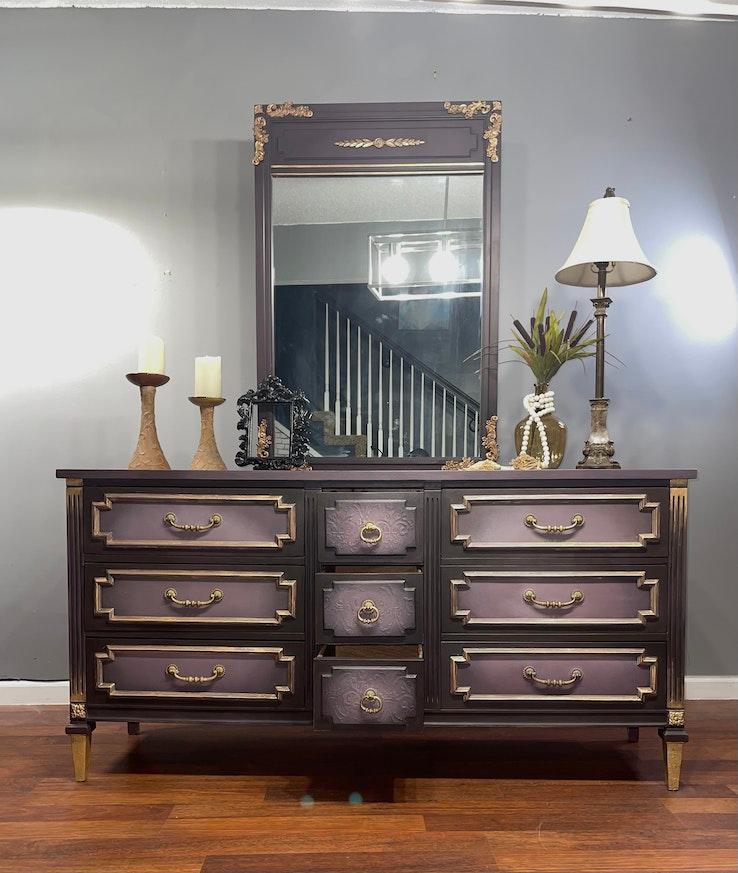 Dresser with matching mirror image 9