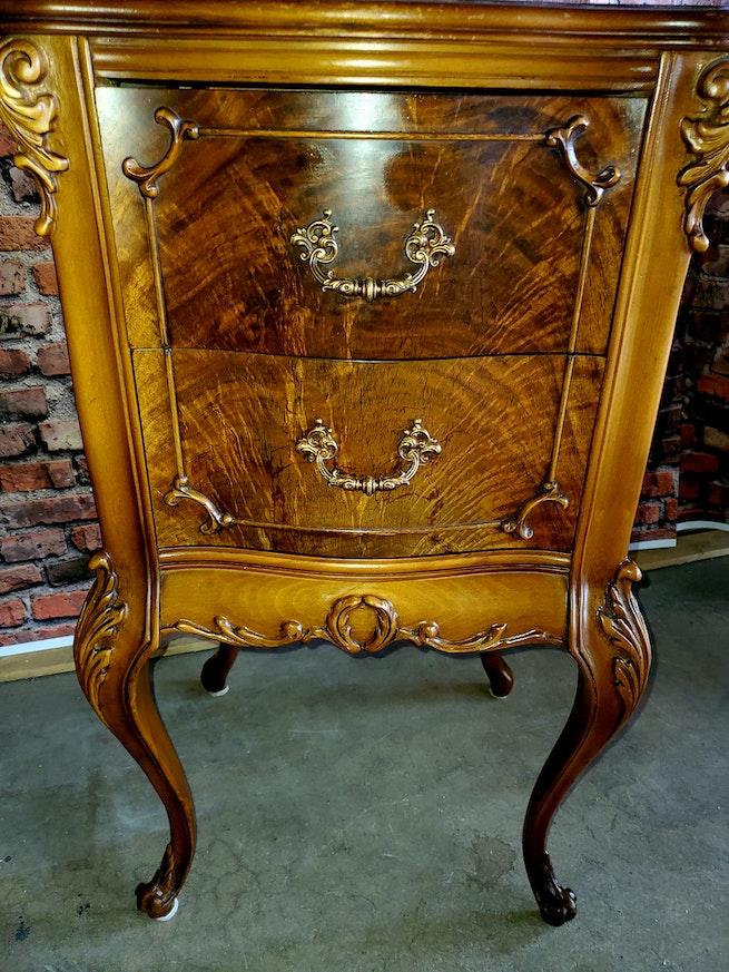 Set of Louis XV Style French Provincial nightstands image 8