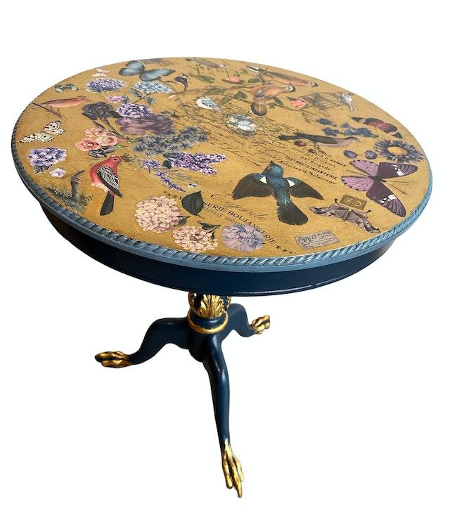 Round decorative table "Bye Bye Birdie"