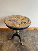 Round decorative table "Bye Bye Birdie" image 3
