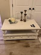 Broyhill Cottage Style Coffee Table Set of 3 image 6